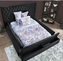 Load image into Gallery viewer, DAVIDA FLANNEL BED
